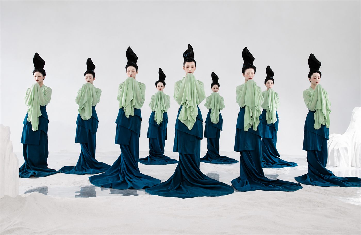 画卷逐段展开